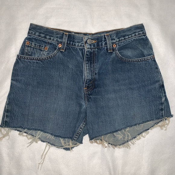 levi frayed shorts